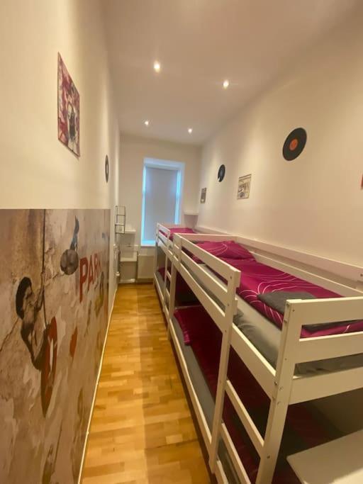 Ferienwohnung Cozy Appartm With + Airport/City Center Connection Wien Exterior foto