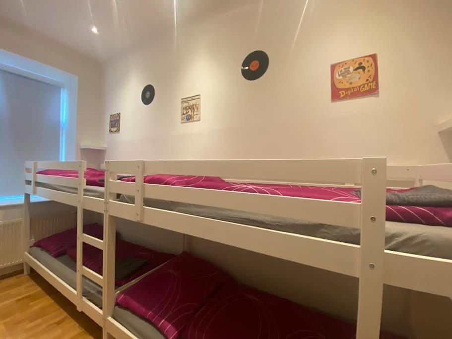 Ferienwohnung Cozy Appartm With + Airport/City Center Connection Wien Exterior foto